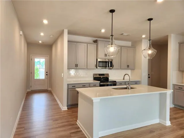 848 Leraes Way, Loganville, Georgia 30052