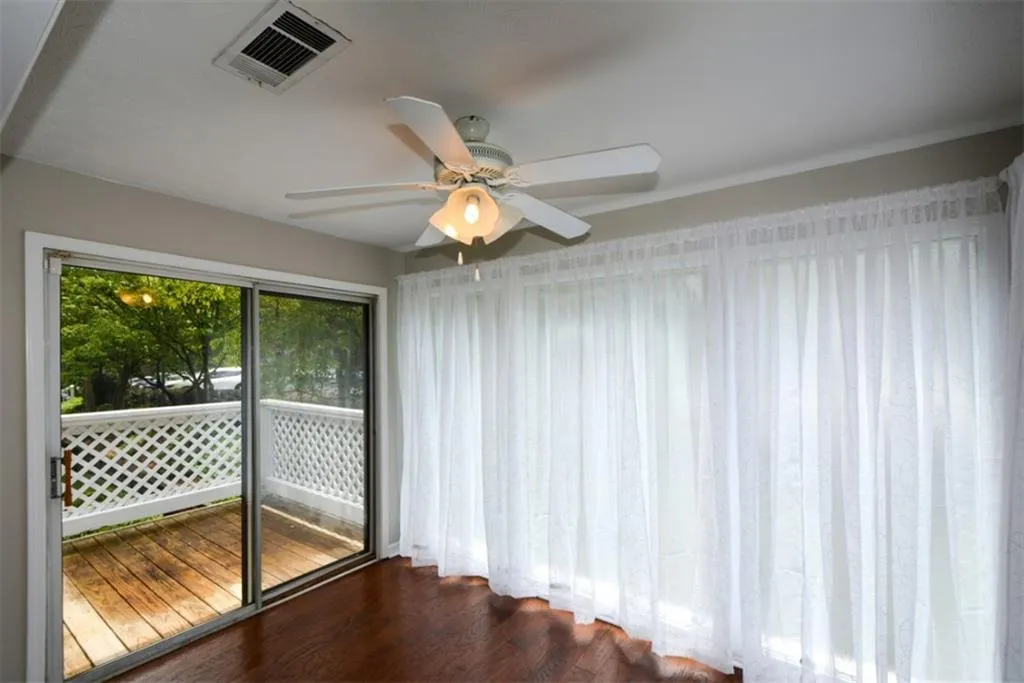 705 Vicksburg Place, Sandy Springs, Georgia 30350, 3 Bedrooms Bedrooms, ,2 BathroomsBathrooms,Residential,Sold,705 Vicksburg Place,6772088