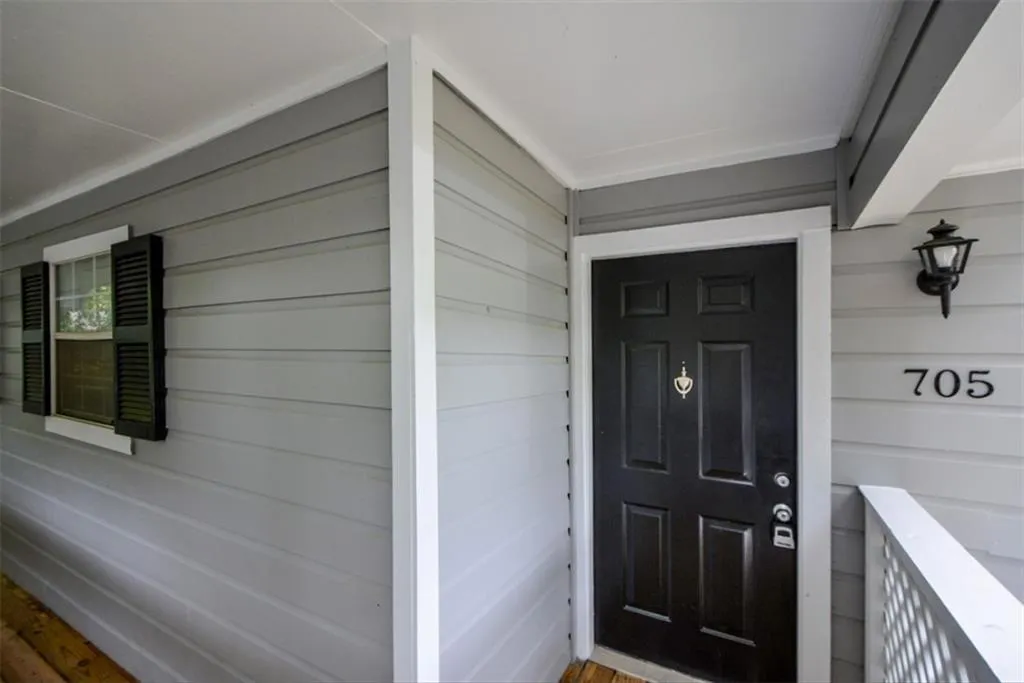 705 Vicksburg Place, Sandy Springs, Georgia 30350, 3 Bedrooms Bedrooms, ,2 BathroomsBathrooms,Residential,Sold,705 Vicksburg Place,6772088