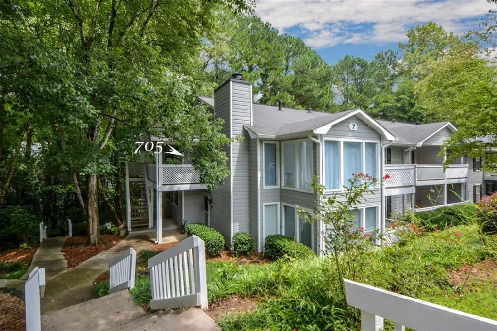 705 Vicksburg Place, Sandy Springs, Georgia 30350, 3 Bedrooms Bedrooms, ,2 BathroomsBathrooms,Residential,Sold,705 Vicksburg Place,6772088