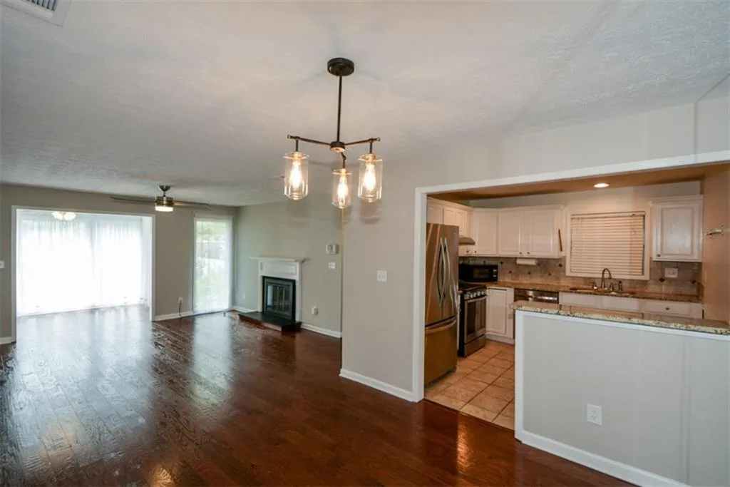 705 Vicksburg Place, Sandy Springs, Georgia 30350, 3 Bedrooms Bedrooms, ,2 BathroomsBathrooms,Residential,Sold,705 Vicksburg Place,6772088