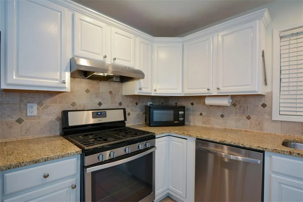 705 Vicksburg Place, Sandy Springs, Georgia 30350, 3 Bedrooms Bedrooms, ,2 BathroomsBathrooms,Residential,Sold,705 Vicksburg Place,6772088
