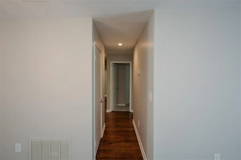 705 Vicksburg Place, Sandy Springs, Georgia 30350, 3 Bedrooms Bedrooms, ,2 BathroomsBathrooms,Residential,Sold,705 Vicksburg Place,6772088