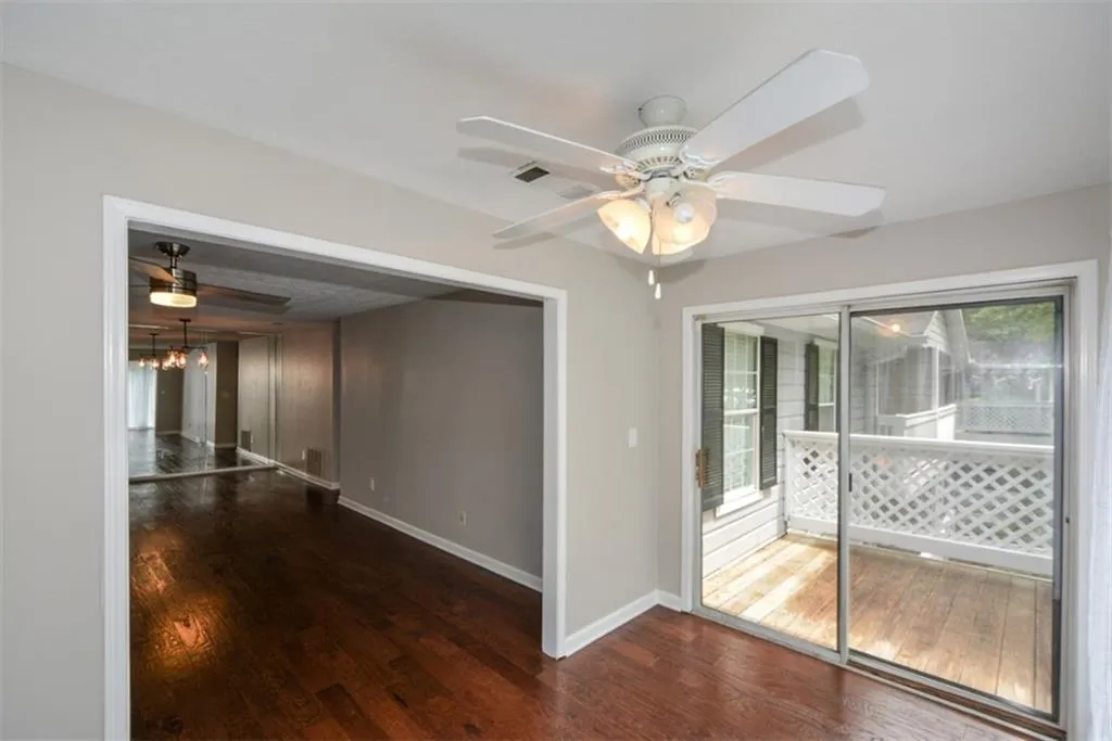 705 Vicksburg Place, Sandy Springs, Georgia 30350, 3 Bedrooms Bedrooms, ,2 BathroomsBathrooms,Residential,Sold,705 Vicksburg Place,6772088