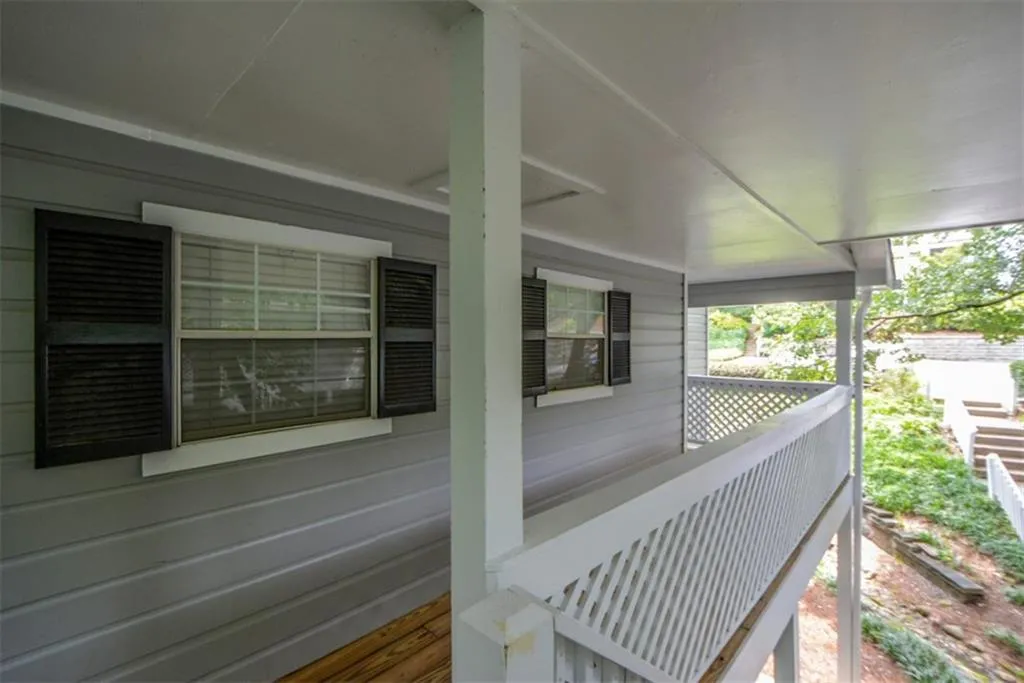 705 Vicksburg Place, Sandy Springs, Georgia 30350, 3 Bedrooms Bedrooms, ,2 BathroomsBathrooms,Residential,Sold,705 Vicksburg Place,6772088