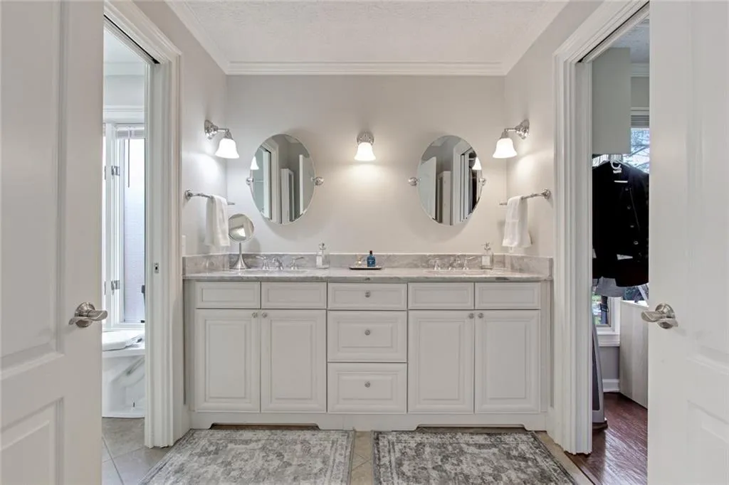 7955 Spalding Hills, Sandy Springs, Georgia 30350, 4 Bedrooms Bedrooms, ,4 BathroomsBathrooms,Residential,Sold,7955 Spalding Hills,6667746