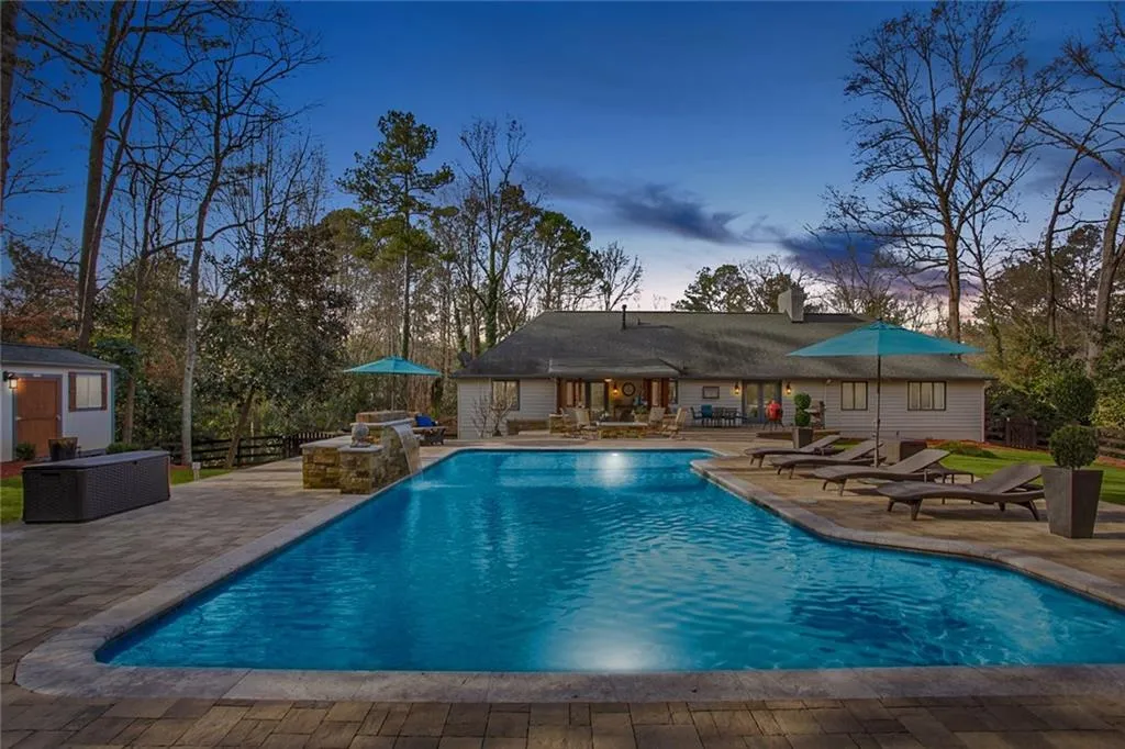 7955 Spalding Hills, Sandy Springs, Georgia 30350, 4 Bedrooms Bedrooms, ,4 BathroomsBathrooms,Residential,Sold,7955 Spalding Hills,6667746