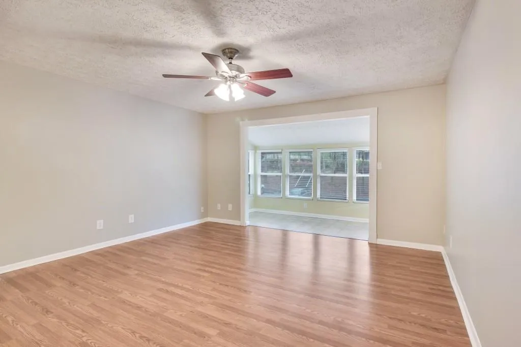 5143 Roswell Road Unit 10, Sandy Springs, Georgia 30342, 2 Bedrooms Bedrooms, ,1 BathroomBathrooms,Residential,Sold,5143 Roswell Road Unit 10,5994547