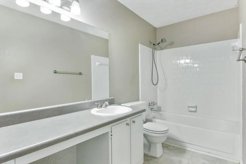 5143 Roswell Road Unit 10, Sandy Springs, Georgia 30342, 2 Bedrooms Bedrooms, ,1 BathroomBathrooms,Residential,Sold,5143 Roswell Road Unit 10,5994547