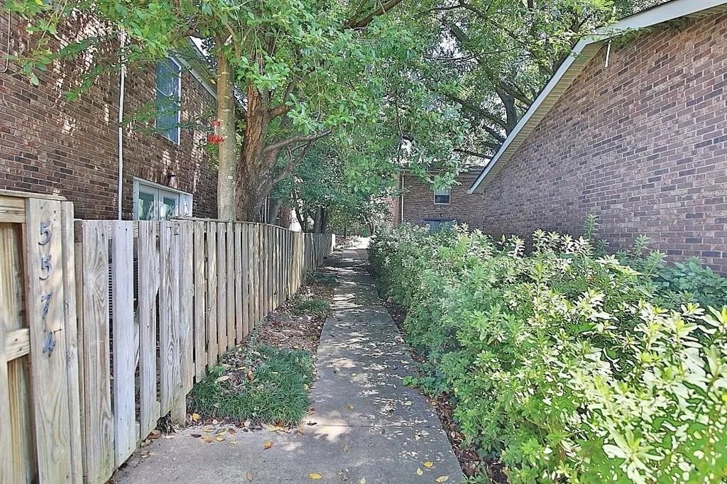 5574 Kingsport Drive Unit 5574, Atlanta, Georgia 30342, 2 Bedrooms Bedrooms, ,1 BathroomBathrooms,Residential,Sold,5574 Kingsport Drive Unit 5574,6073477