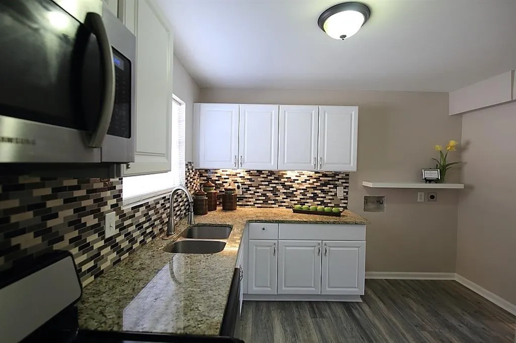 5574 Kingsport Drive Unit 5574, Atlanta, Georgia 30342, 2 Bedrooms Bedrooms, ,1 BathroomBathrooms,Residential,Sold,5574 Kingsport Drive Unit 5574,6073477