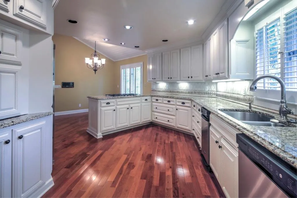 125 Jett Forest Court, Sandy Springs, Georgia 30327, 4 Bedrooms Bedrooms, ,4 BathroomsBathrooms,Residential,Sold,125 Jett Forest Court,5844413