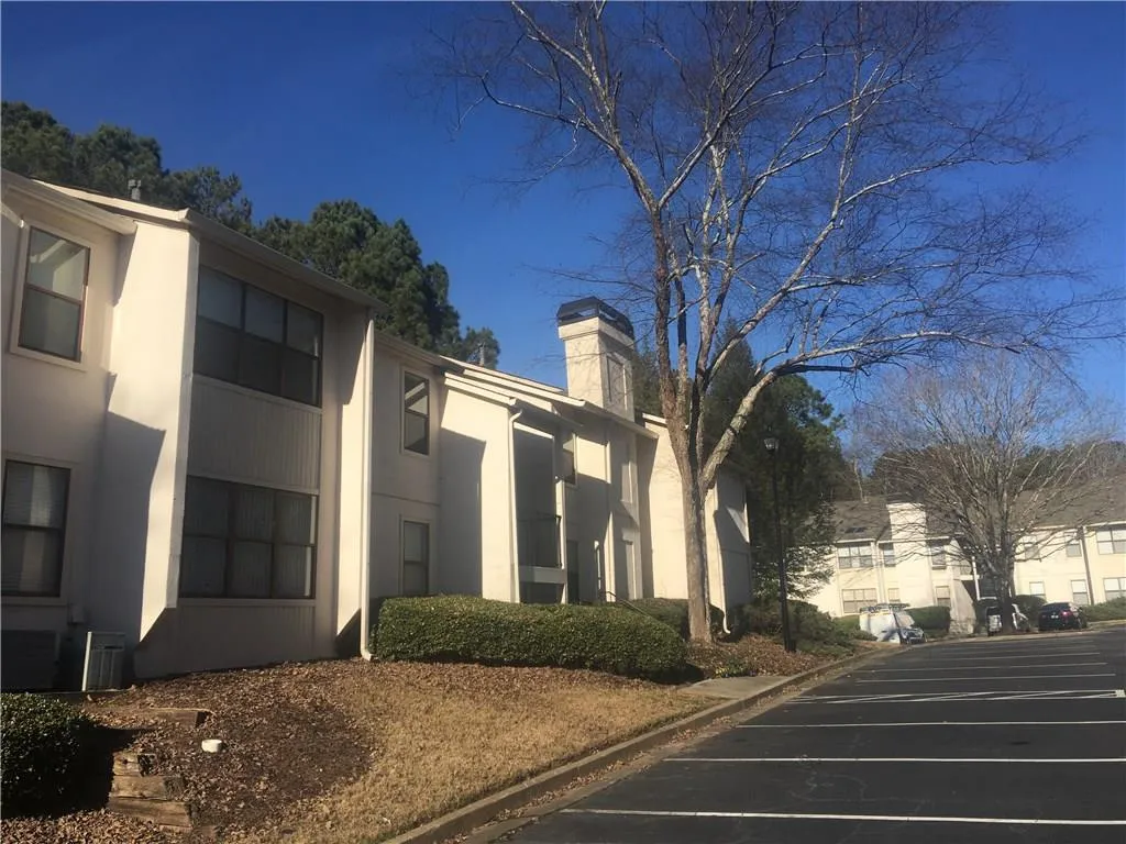 1807 Huntingdon Chase, Sandy Springs, Georgia 30350, 2 Bedrooms Bedrooms, ,2 BathroomsBathrooms,Residential,Sold,1807 Huntingdon Chase,6125022