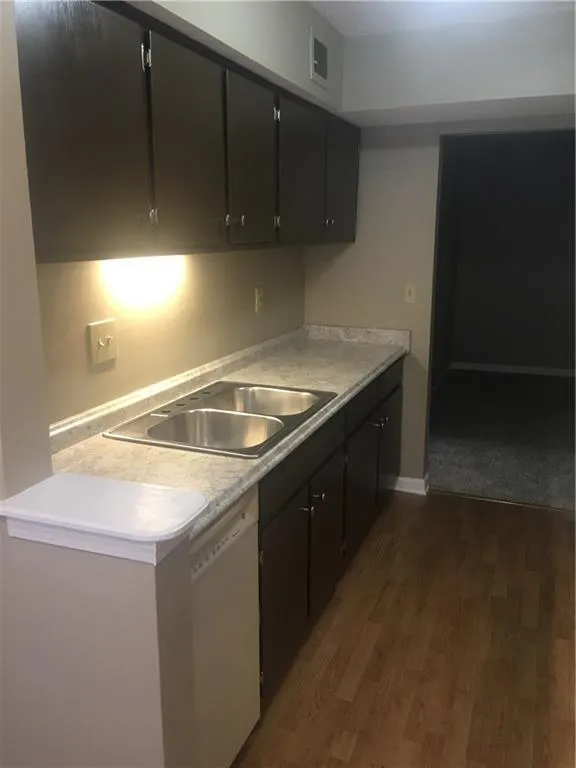 1807 Huntingdon Chase, Sandy Springs, Georgia 30350, 2 Bedrooms Bedrooms, ,2 BathroomsBathrooms,Residential,Sold,1807 Huntingdon Chase,6125022