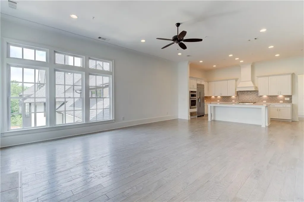 6603 Aria Boulevard Unit 125, Sandy Springs, Georgia 30328, 3 Bedrooms Bedrooms, ,3 BathroomsBathrooms,Residential,Sold,6603 Aria Boulevard Unit 125,6778112