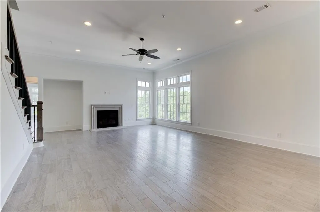 6603 Aria Boulevard Unit 125, Sandy Springs, Georgia 30328, 3 Bedrooms Bedrooms, ,3 BathroomsBathrooms,Residential,Sold,6603 Aria Boulevard Unit 125,6778112