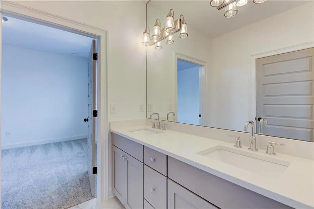 6603 Aria Boulevard Unit 125, Sandy Springs, Georgia 30328, 3 Bedrooms Bedrooms, ,3 BathroomsBathrooms,Residential,Sold,6603 Aria Boulevard Unit 125,6778112