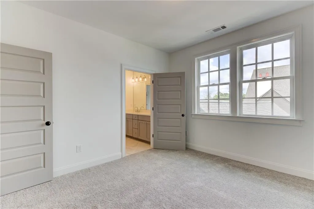6603 Aria Boulevard Unit 125, Sandy Springs, Georgia 30328, 3 Bedrooms Bedrooms, ,3 BathroomsBathrooms,Residential,Sold,6603 Aria Boulevard Unit 125,6778112