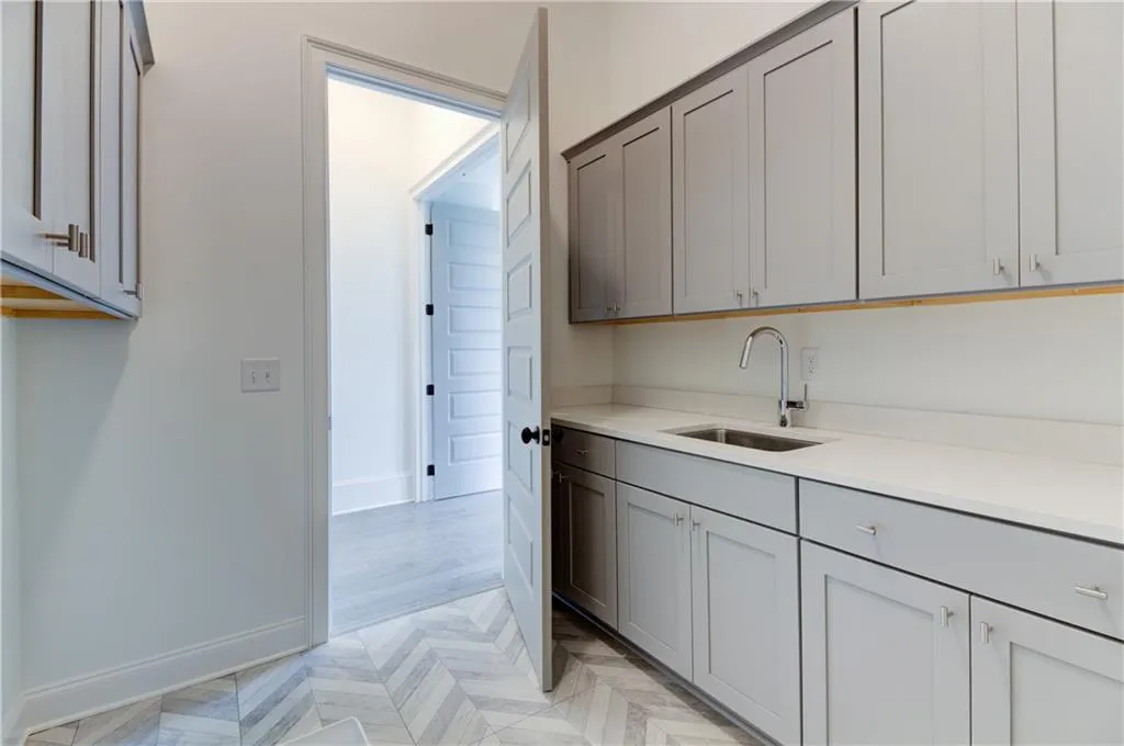 6603 Aria Boulevard Unit 125, Sandy Springs, Georgia 30328, 3 Bedrooms Bedrooms, ,3 BathroomsBathrooms,Residential,Sold,6603 Aria Boulevard Unit 125,6778112