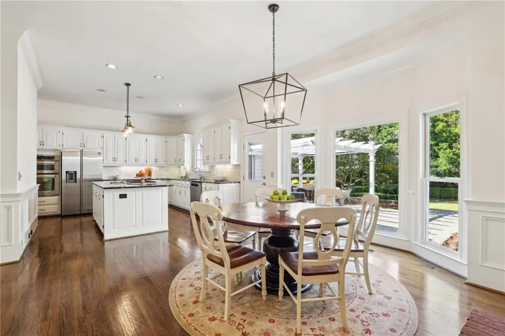 65 Old Stratton Chase, Atlanta, Georgia 30328, 6 Bedrooms Bedrooms, ,5 BathroomsBathrooms,Residential,Sold,65 Old Stratton Chase,7469627