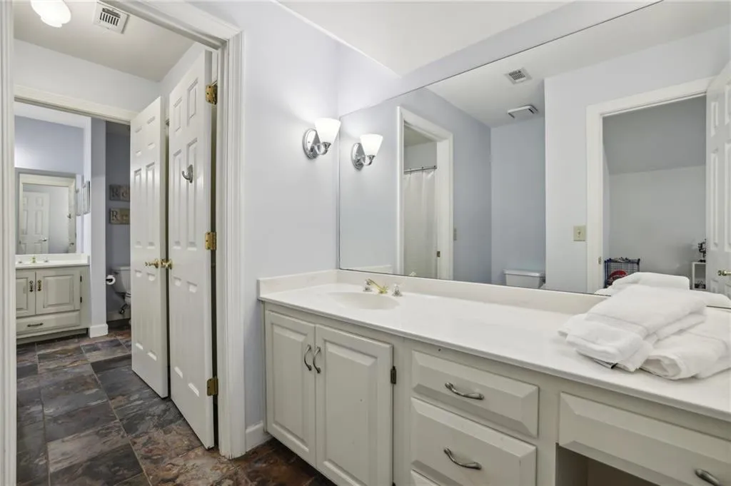 65 Old Stratton Chase, Atlanta, Georgia 30328, 6 Bedrooms Bedrooms, ,5 BathroomsBathrooms,Residential,Sold,65 Old Stratton Chase,7469627