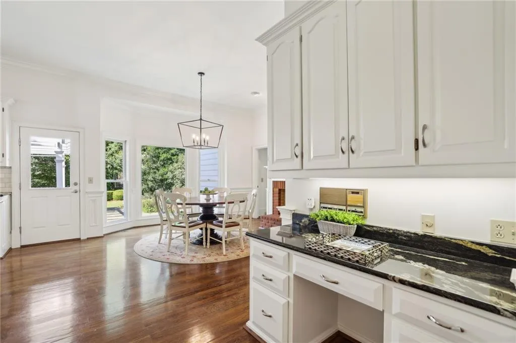 65 Old Stratton Chase, Atlanta, Georgia 30328, 6 Bedrooms Bedrooms, ,5 BathroomsBathrooms,Residential,Sold,65 Old Stratton Chase,7469627