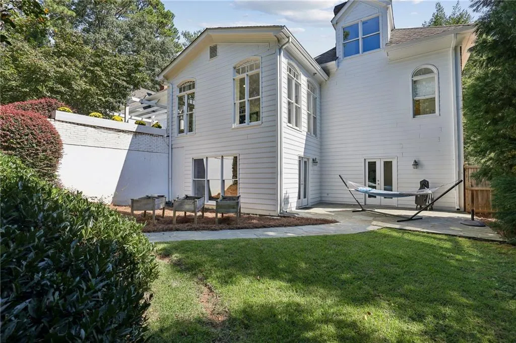 65 Old Stratton Chase, Atlanta, Georgia 30328, 6 Bedrooms Bedrooms, ,5 BathroomsBathrooms,Residential,Sold,65 Old Stratton Chase,7469627