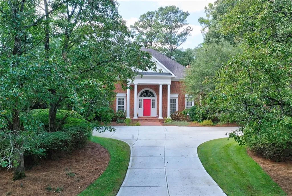 65 Old Stratton Chase, Atlanta, Georgia 30328, 6 Bedrooms Bedrooms, ,5 BathroomsBathrooms,Residential,Sold,65 Old Stratton Chase,7469627