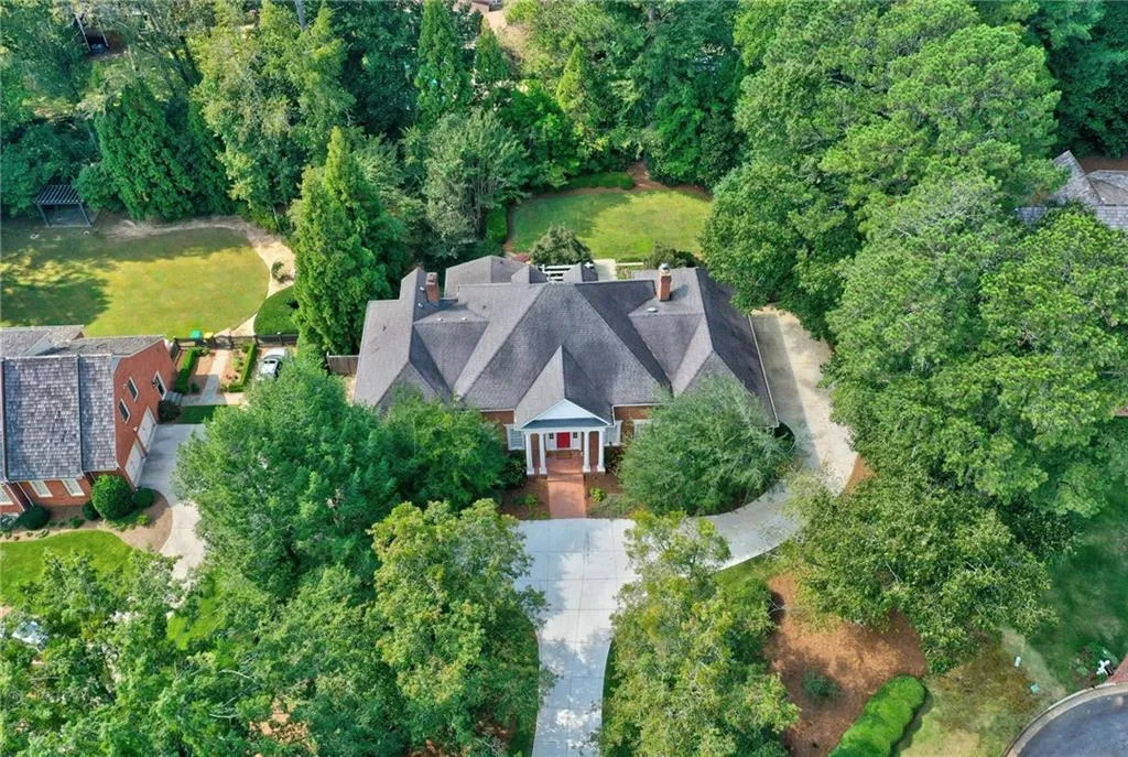 65 Old Stratton Chase, Atlanta, Georgia 30328, 6 Bedrooms Bedrooms, ,5 BathroomsBathrooms,Residential,Sold,65 Old Stratton Chase,7469627