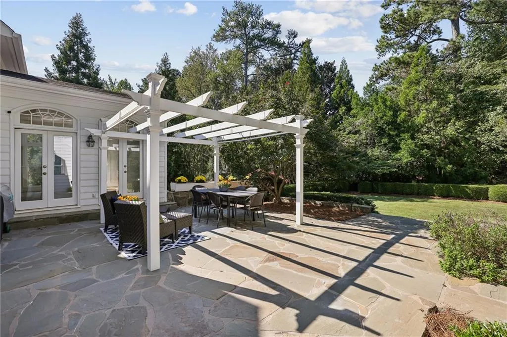 65 Old Stratton Chase, Atlanta, Georgia 30328, 6 Bedrooms Bedrooms, ,5 BathroomsBathrooms,Residential,Sold,65 Old Stratton Chase,7469627