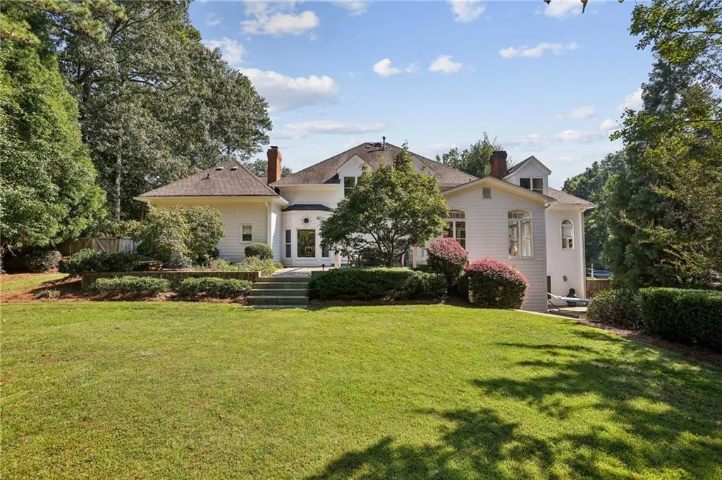 65 Old Stratton Chase, Atlanta, Georgia 30328, 6 Bedrooms Bedrooms, ,5 BathroomsBathrooms,Residential,Sold,65 Old Stratton Chase,7469627