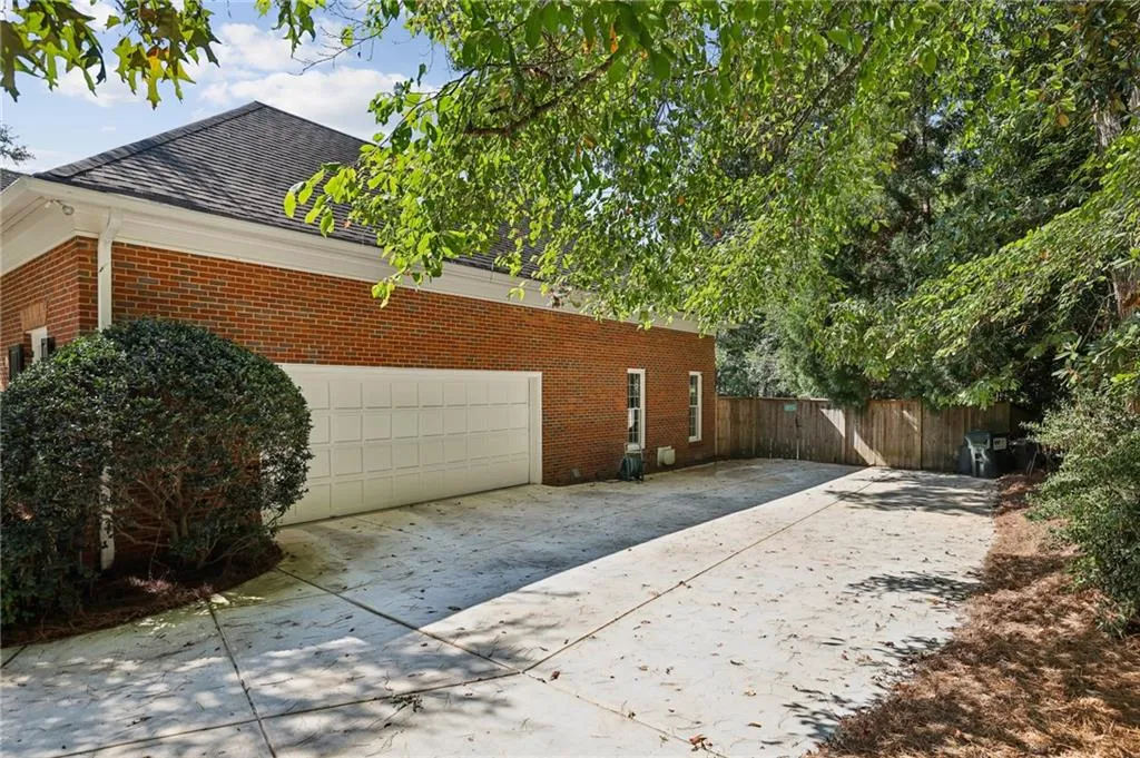 65 Old Stratton Chase, Atlanta, Georgia 30328, 6 Bedrooms Bedrooms, ,5 BathroomsBathrooms,Residential,Sold,65 Old Stratton Chase,7469627