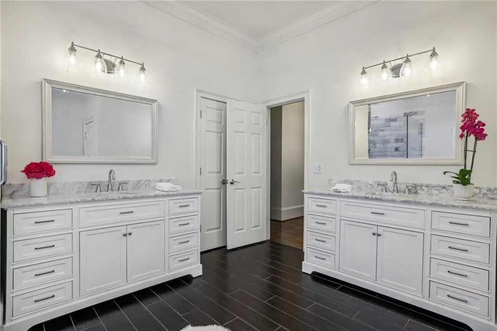65 Old Stratton Chase, Atlanta, Georgia 30328, 6 Bedrooms Bedrooms, ,5 BathroomsBathrooms,Residential,Sold,65 Old Stratton Chase,7469627