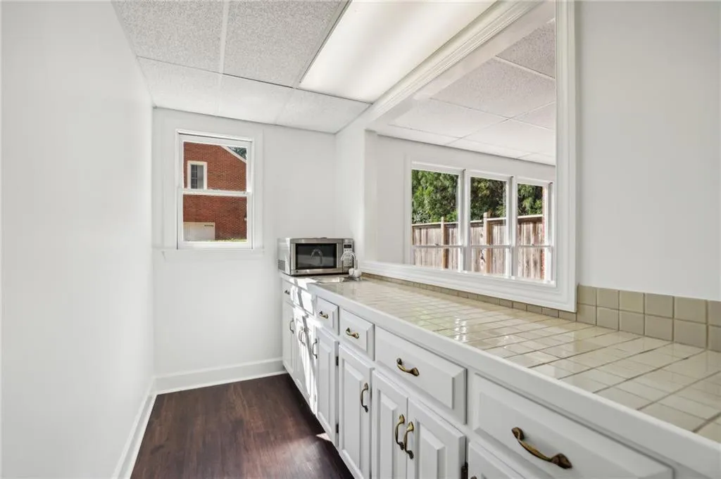basement kitchen could be great for in law suite