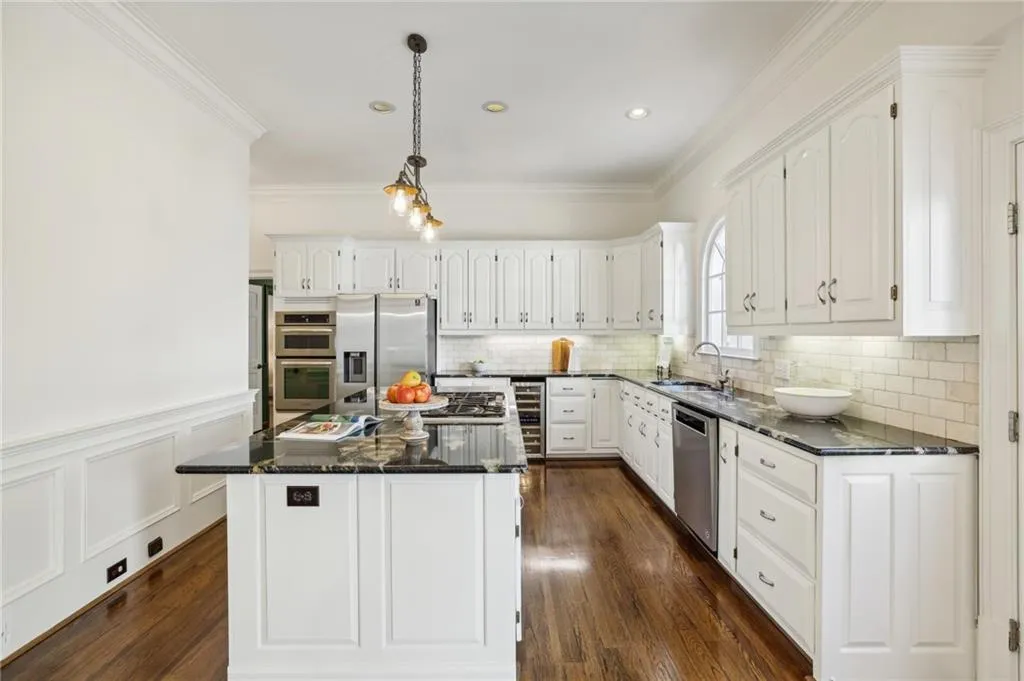65 Old Stratton Chase, Atlanta, Georgia 30328, 6 Bedrooms Bedrooms, ,5 BathroomsBathrooms,Residential,Sold,65 Old Stratton Chase,7469627