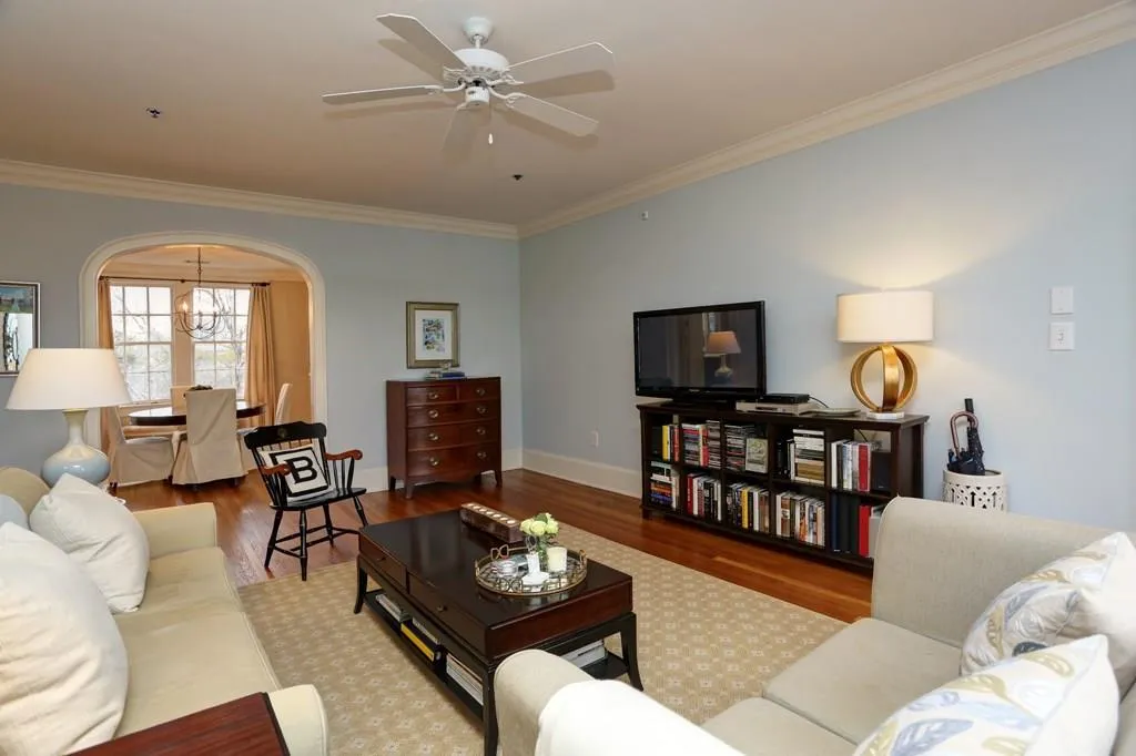 2814 Peachtree Road Nw Unit 12, Atlanta, Georgia 30305, 2 Bedrooms Bedrooms, ,1 BathroomBathrooms,Residential,Sold,2814 Peachtree Road Nw Unit 12,5795386