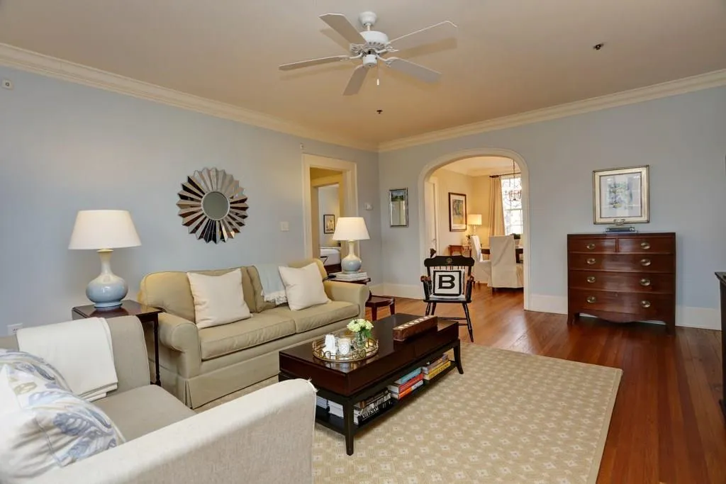 2814 Peachtree Road Nw Unit 12, Atlanta, Georgia 30305, 2 Bedrooms Bedrooms, ,1 BathroomBathrooms,Residential,Sold,2814 Peachtree Road Nw Unit 12,5795386