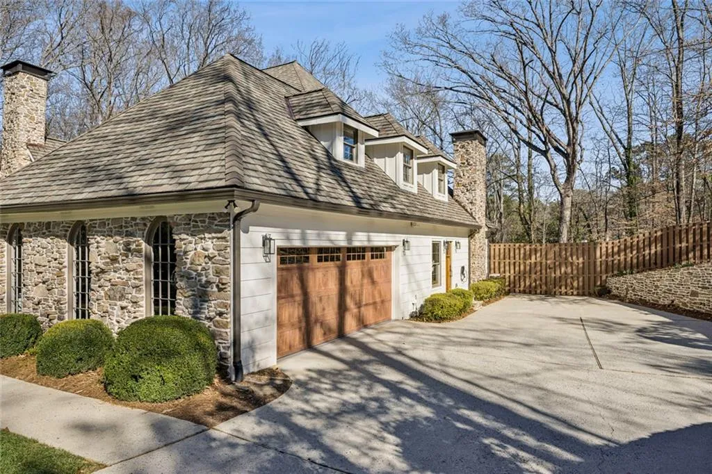 4575 Jett Road, Atlanta, Georgia 30327, 5 Bedrooms Bedrooms, ,5 BathroomsBathrooms,Residential,For Sale,4575 Jett Road,7707397