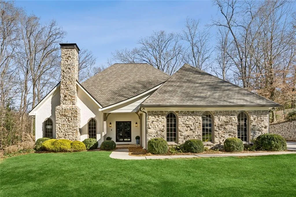 4575 Jett Road, Atlanta, Georgia 30327, 5 Bedrooms Bedrooms, ,5 BathroomsBathrooms,Residential,For Sale,4575 Jett Road,7707397