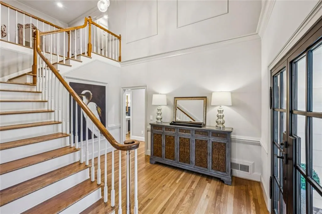 4575 Jett Road, Atlanta, Georgia 30327, 5 Bedrooms Bedrooms, ,5 BathroomsBathrooms,Residential,For Sale,4575 Jett Road,7707397