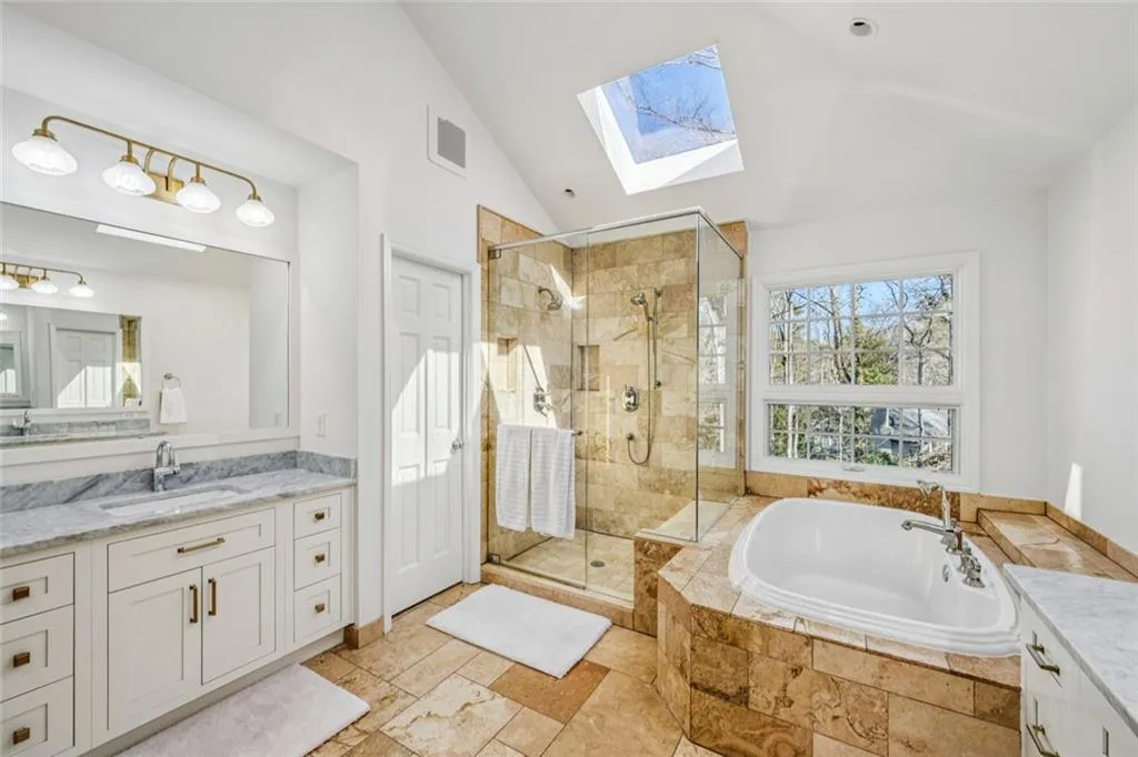 4575 Jett Road, Atlanta, Georgia 30327, 5 Bedrooms Bedrooms, ,5 BathroomsBathrooms,Residential,For Sale,4575 Jett Road,7707397