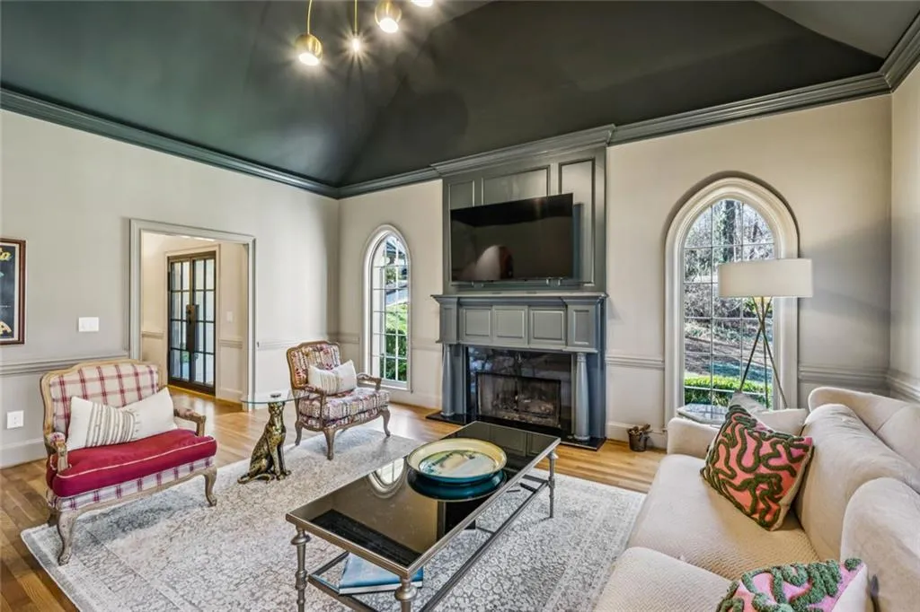 4575 Jett Road, Atlanta, Georgia 30327, 5 Bedrooms Bedrooms, ,5 BathroomsBathrooms,Residential,For Sale,4575 Jett Road,7707397