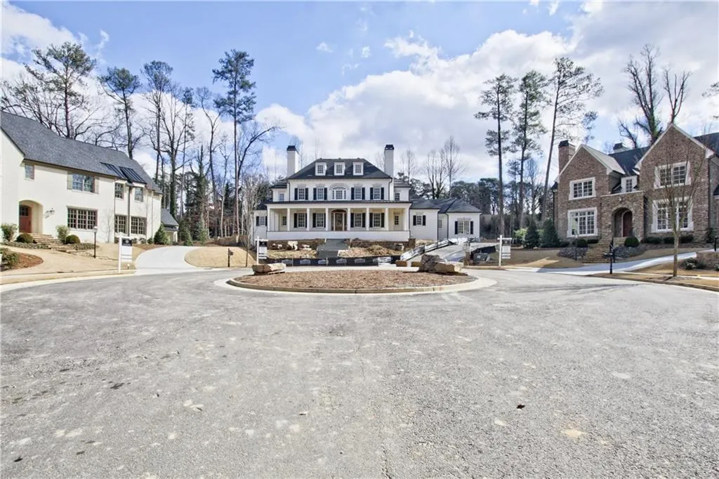 515 Ivy Preserve Court, Atlanta, Georgia 30342, 5 Bedrooms Bedrooms, ,5 BathroomsBathrooms,Residential,Sold,515 Ivy Preserve Court,5800420