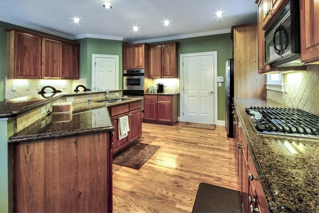 145 Trowbridge Road, Sandy Springs, Georgia 30350, 5 Bedrooms Bedrooms, ,4 BathroomsBathrooms,Residential,Sold,145 Trowbridge Road,5885418