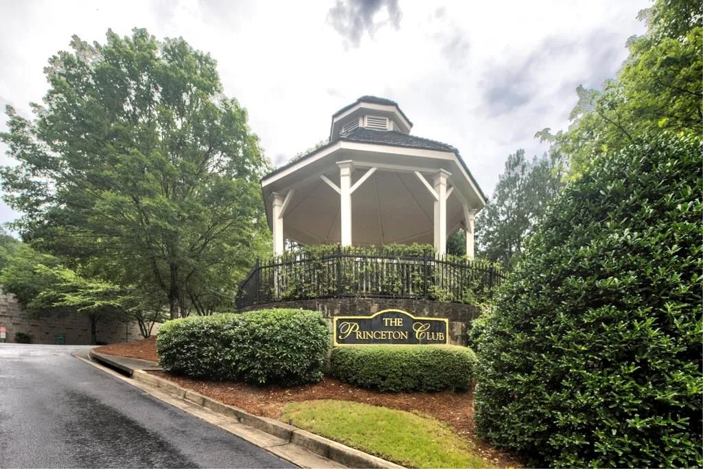 145 Trowbridge Road, Sandy Springs, Georgia 30350, 5 Bedrooms Bedrooms, ,4 BathroomsBathrooms,Residential,Sold,145 Trowbridge Road,5885418