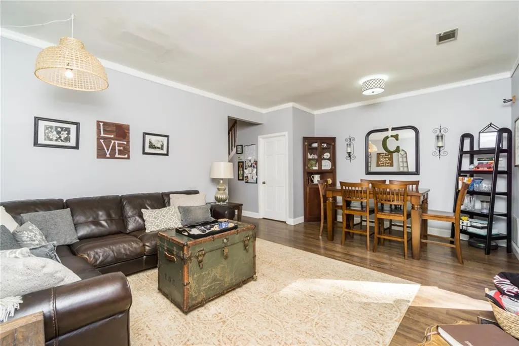 609 Wedgewood Way, Sandy Springs, Georgia 30350, 2 Bedrooms Bedrooms, ,2 BathroomsBathrooms,Residential,Sold,609 Wedgewood Way,6837090