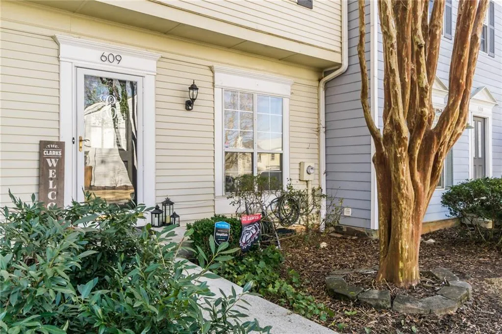609 Wedgewood Way, Sandy Springs, Georgia 30350, 2 Bedrooms Bedrooms, ,2 BathroomsBathrooms,Residential,Sold,609 Wedgewood Way,6837090