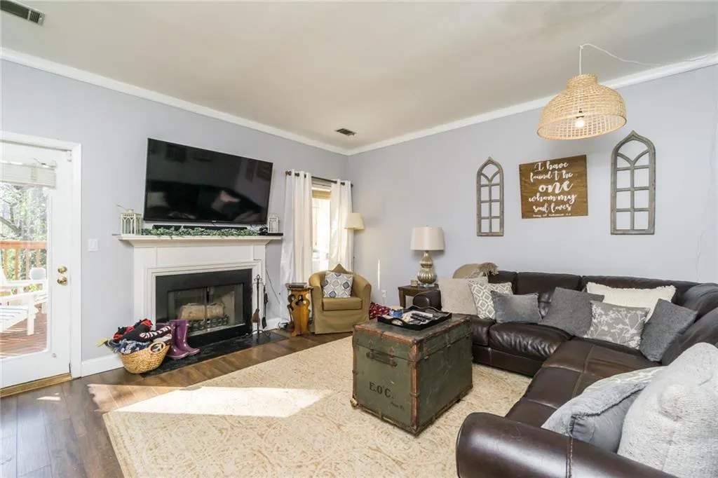 609 Wedgewood Way, Sandy Springs, Georgia 30350, 2 Bedrooms Bedrooms, ,2 BathroomsBathrooms,Residential,Sold,609 Wedgewood Way,6837090