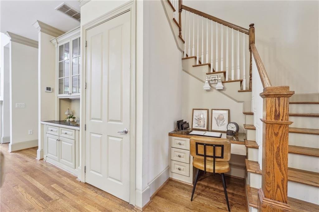 1223 Glenridge Place, Atlanta, Georgia 30342, 4 Bedrooms Bedrooms, ,4 BathroomsBathrooms,Residential,Sold,1223 Glenridge Place,7289292