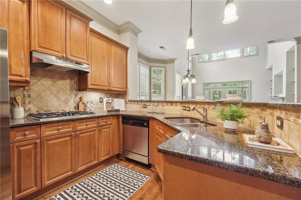 1223 Glenridge Place, Atlanta, Georgia 30342, 4 Bedrooms Bedrooms, ,4 BathroomsBathrooms,Residential,Sold,1223 Glenridge Place,7289292